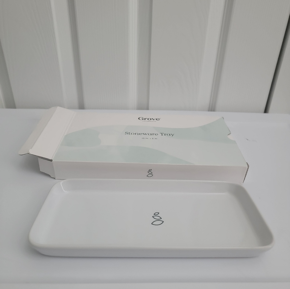 NIB Grove Stoneware Tray
